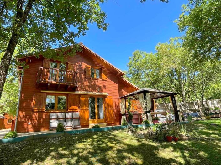 Image No.3-4 Bed Chalet for sale