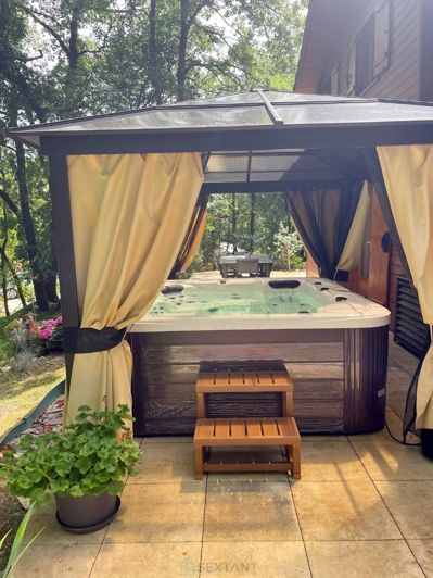 Image No.5-4 Bed Chalet for sale