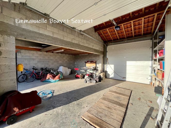 Image No.17-3 Bed Property for sale