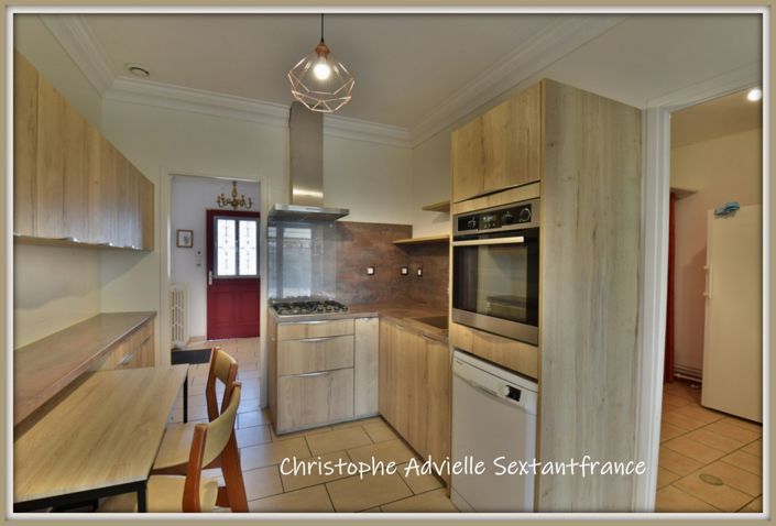 Image No.5-3 Bed Property for sale