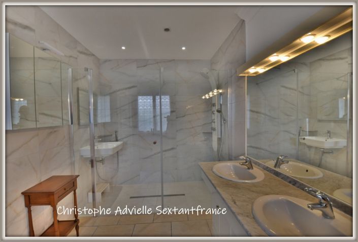 Image No.6-3 Bed Property for sale