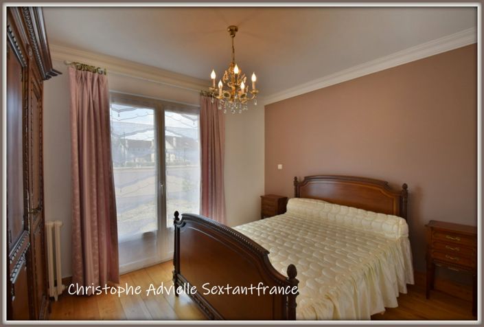 Image No.8-3 Bed Property for sale