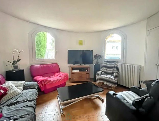 Image No.13-5 Bed House for sale