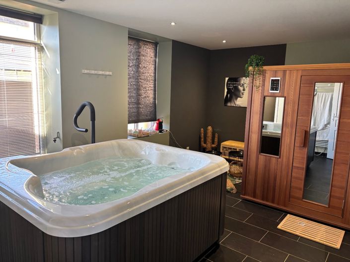 Image No.5-2 Bed Property for sale