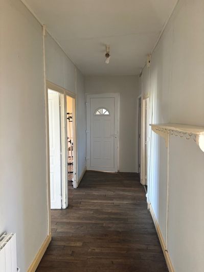 Image No.8-2 Bed Property for sale