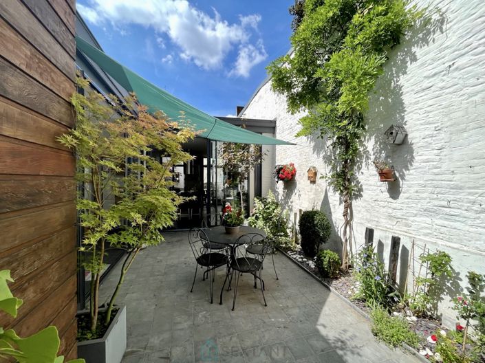 Image No.3-6 Bed Property for sale