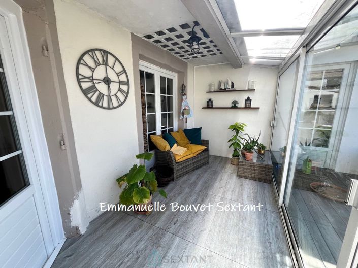 Image No.12-3 Bed Property for sale