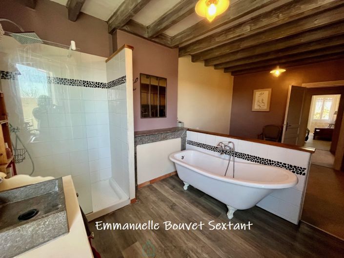 Image No.19-3 Bed Property for sale