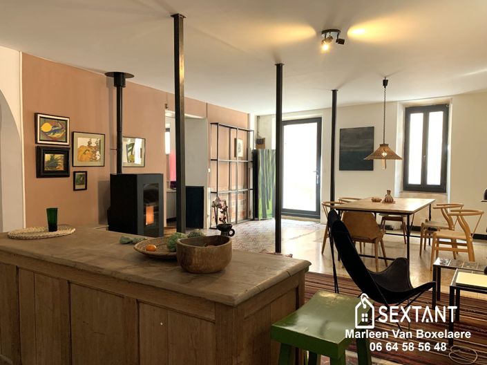 Image No.1-5 Bed Property for sale