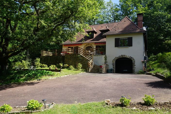 Image No.1-4 Bed Property for sale