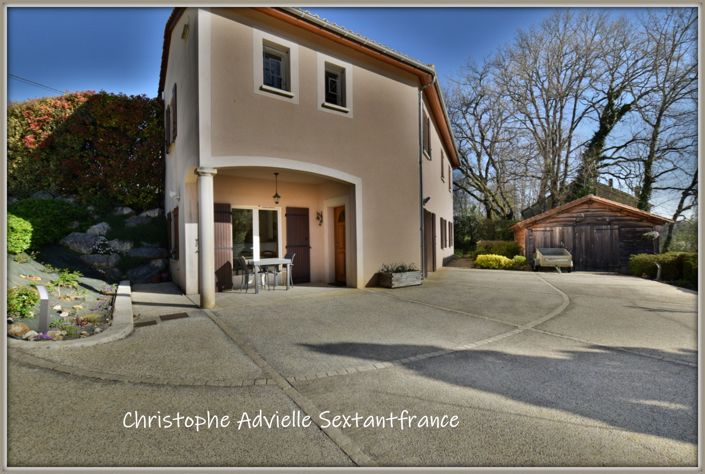 Image No.9-7 Bed Property for sale