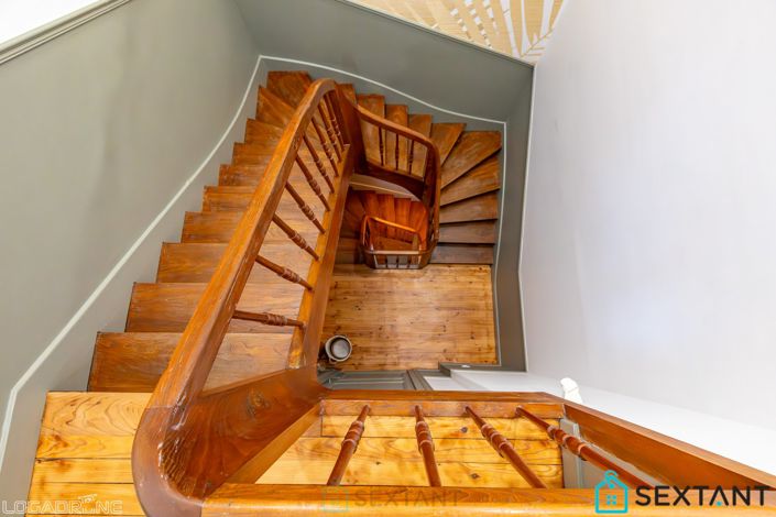 Image No.5-5 Bed Property for sale