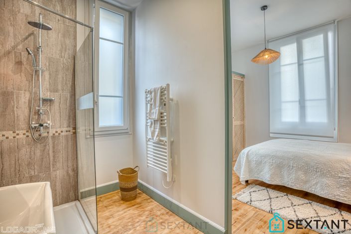 Image No.9-5 Bed Property for sale