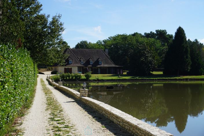 Image No.2-4 Bed Property for sale