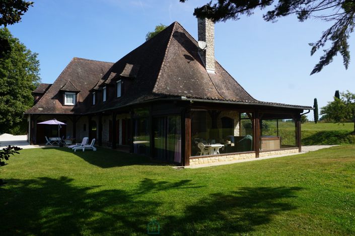 Image No.4-4 Bed Property for sale