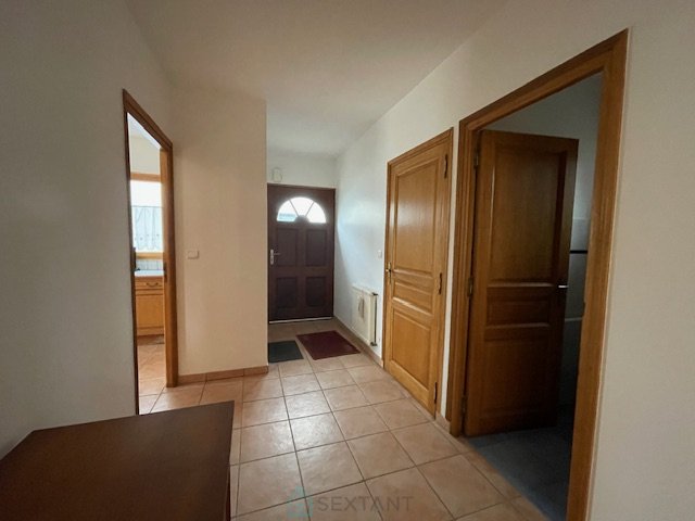 Image No.2-4 Bed House for sale