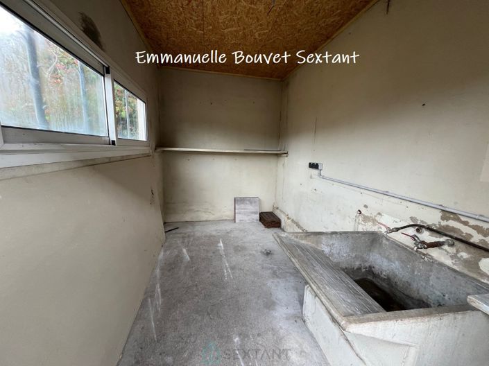 Image No.13-3 Bed Property for sale