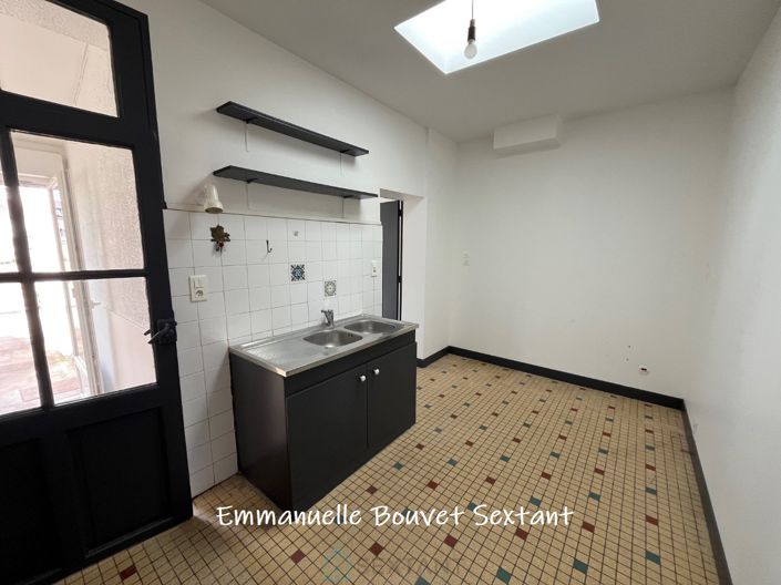 Image No.5-3 Bed Property for sale