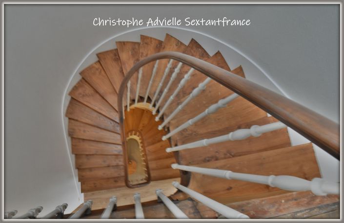 Image No.12-6 Bed Property for sale