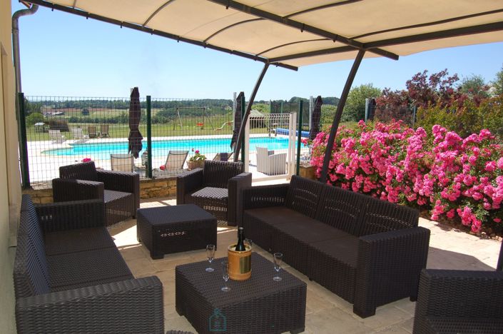 Image No.10-11 Bed Property for sale