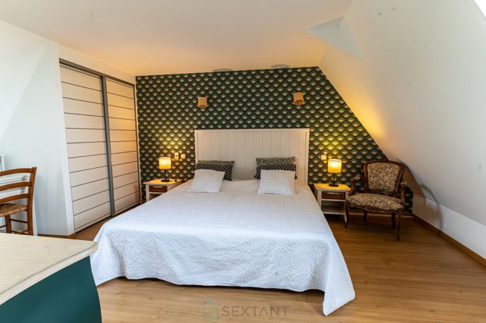 Image No.24-11 Bed Property for sale