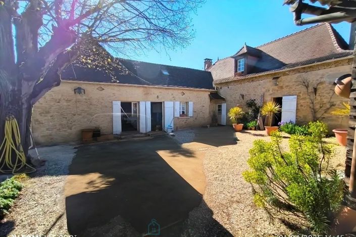 Image No.9-7 Bed Property for sale