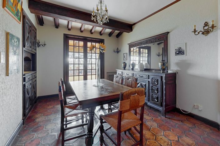 Image No.13-5 Bed Property for sale