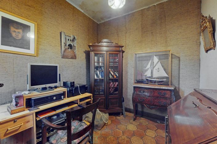 Image No.16-5 Bed Property for sale