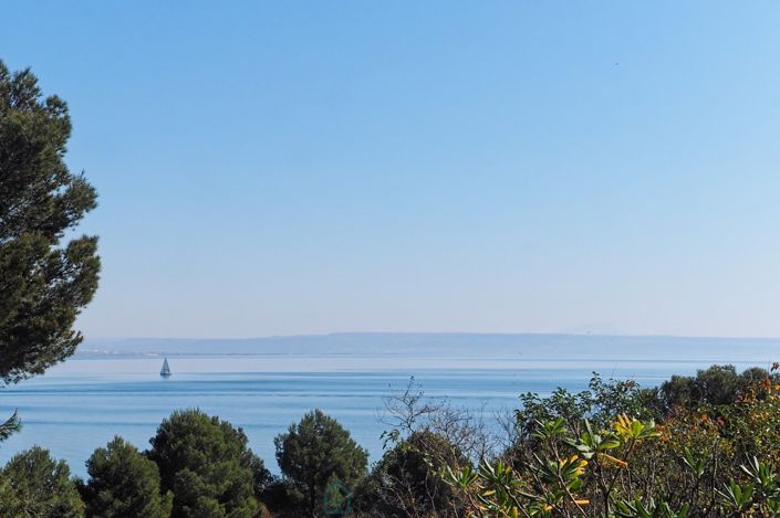 Image No.25-5 Bed Property for sale