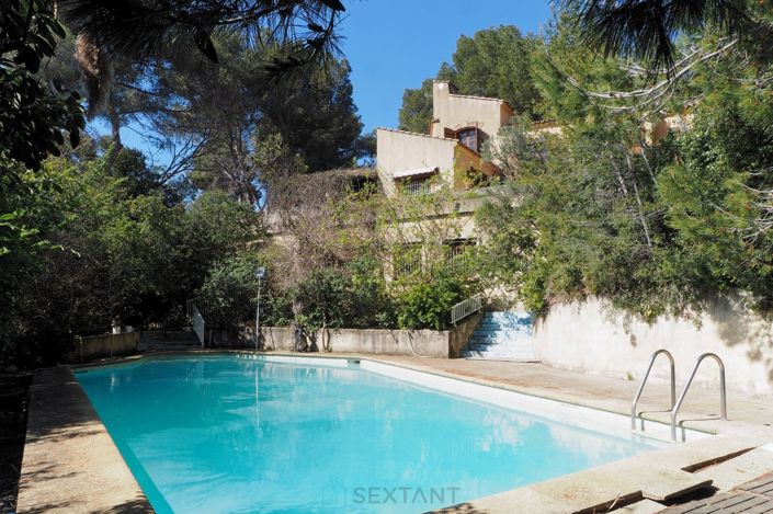 Image No.2-5 Bed Property for sale