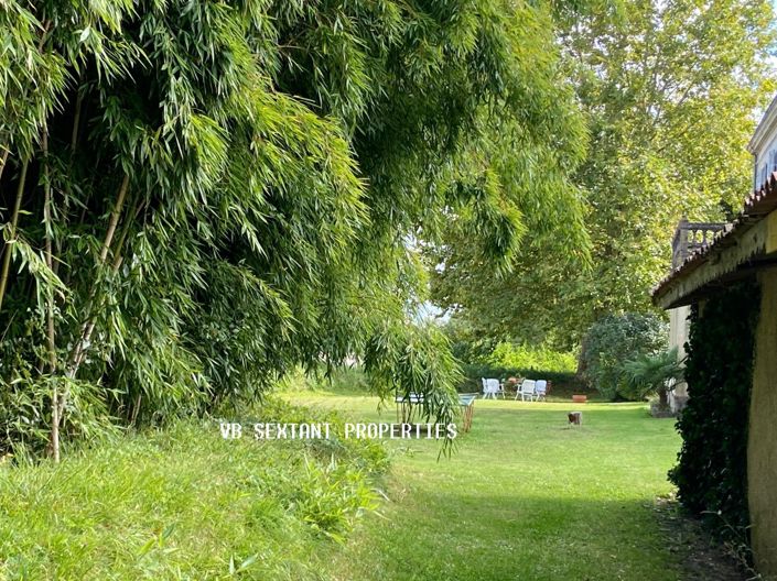 Image No.15-7 Bed Property for sale