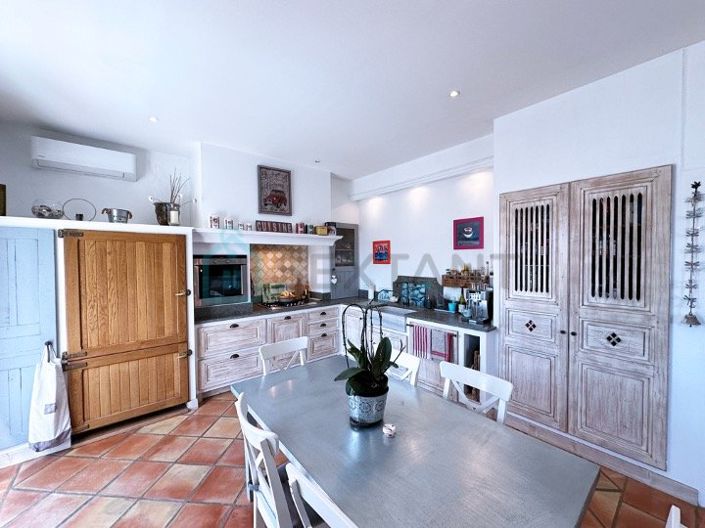 Image No.5-Propriété de 4 chambres à vendre à Vallabrègues