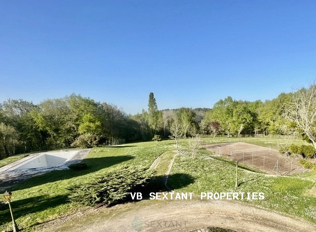 Image No.15-6 Bed Property for sale