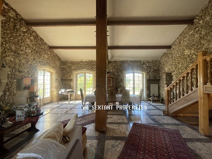 Image No.6-6 Bed Property for sale