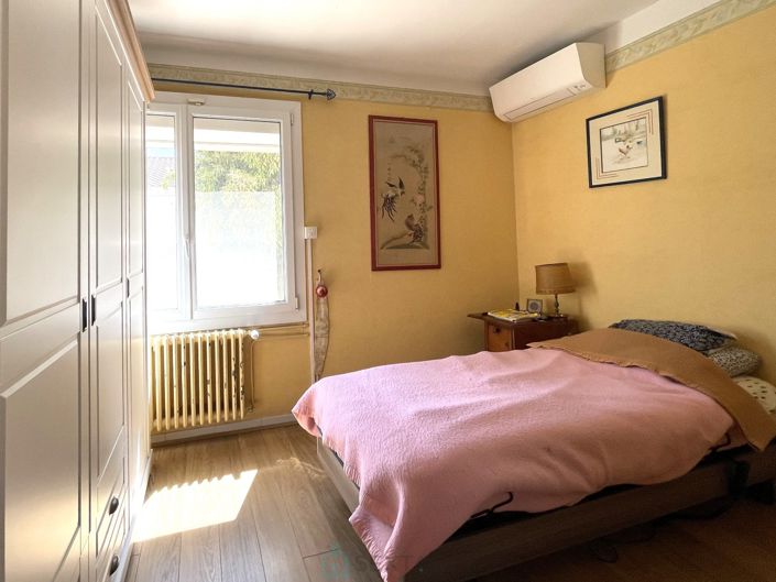 Image No.10-5 Bed Property for sale