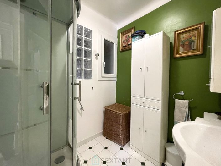 Image No.13-5 Bed Property for sale