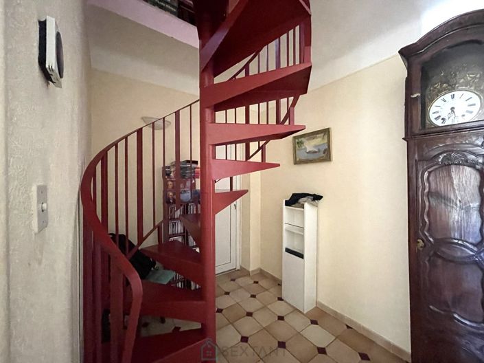 Image No.14-5 Bed Property for sale