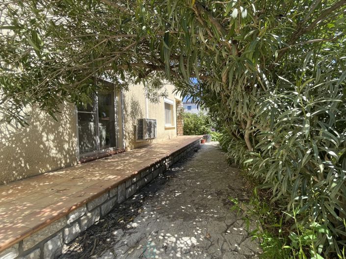 Image No.3-5 Bed Property for sale