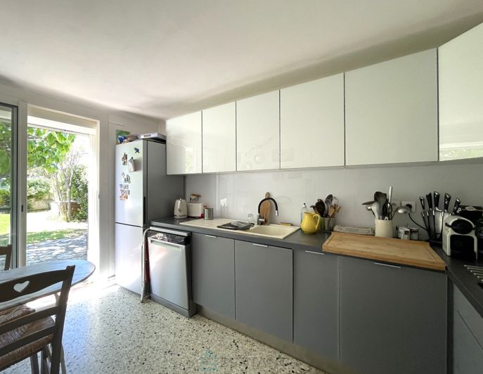 Image No.7-5 Bed Property for sale