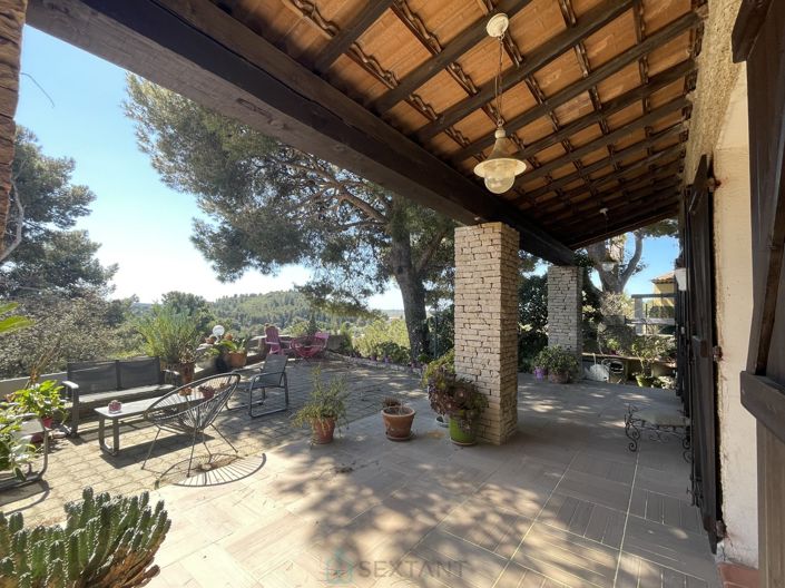 Image No.5-5 Bed Property for sale