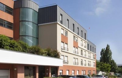 1 - Saint-Cyr-l'Ecole, Property