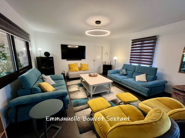 Image No.1-15 Bed Property for sale