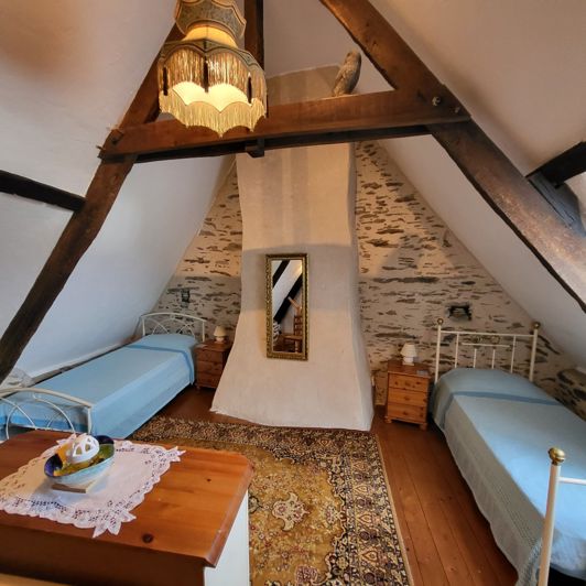 Image No.12-5 Bed Property for sale