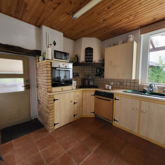 Image No.8-5 Bed Property for sale