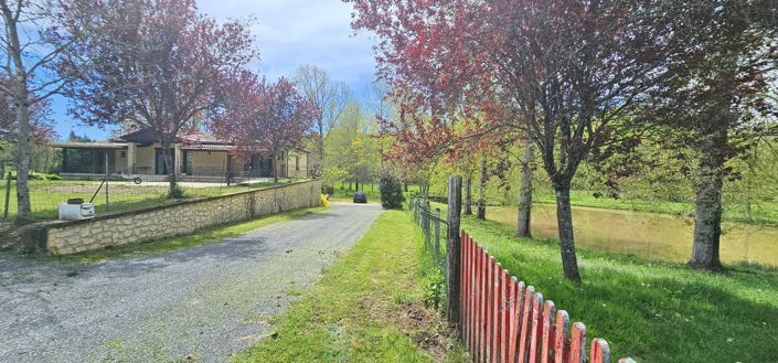 Image No.10-6 Bed House for sale