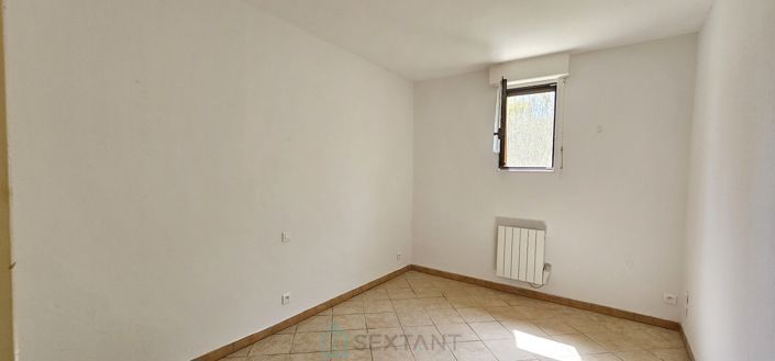 Image No.16-6 Bed House for sale