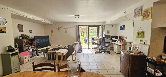 Image No.19-6 Bed House for sale