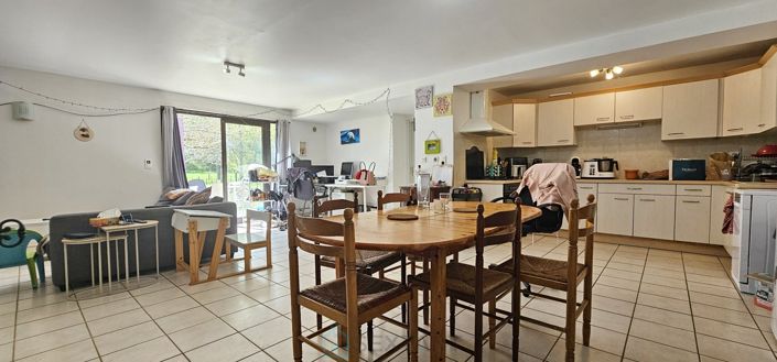 Image No.21-6 Bed House for sale