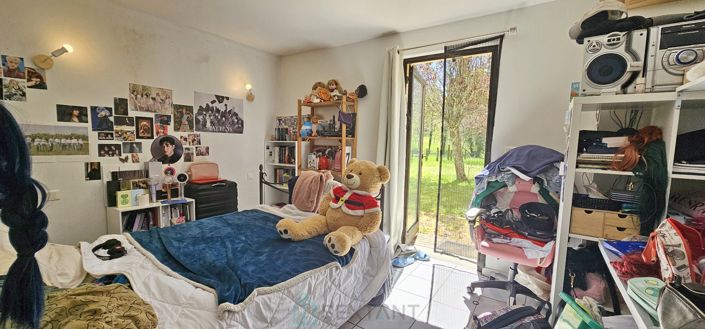 Image No.25-6 Bed House for sale