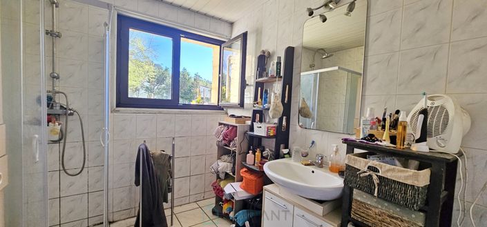 Image No.27-6 Bed House for sale